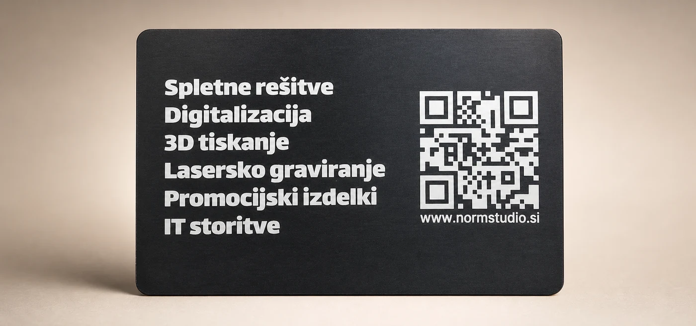 Črna aluminijasta vizitka – dejanski izdelani izdelek